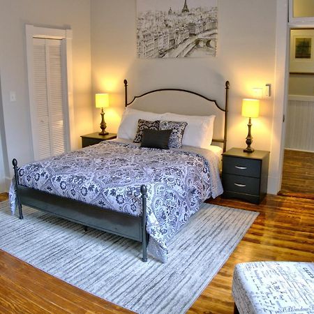 2 Bedroom Newly Renovated Townhome In Historic Savannah Kültér fotó