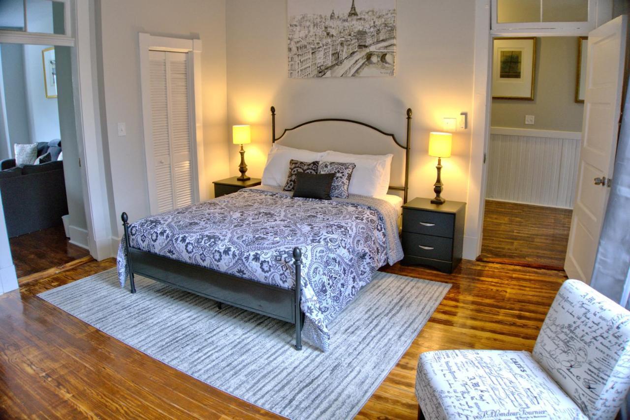 2 Bedroom Newly Renovated Townhome In Historic Savannah Kültér fotó