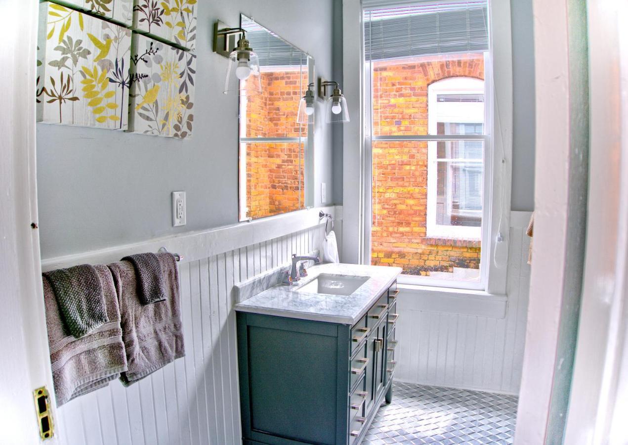 2 Bedroom Newly Renovated Townhome In Historic Savannah Kültér fotó