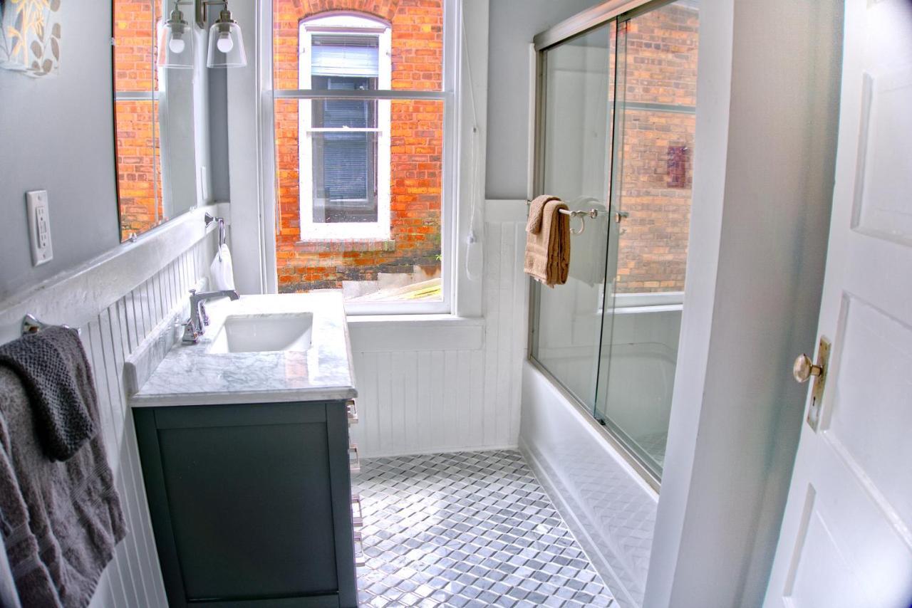 2 Bedroom Newly Renovated Townhome In Historic Savannah Kültér fotó